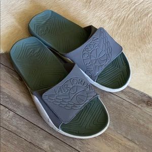 NIKE JORDAN-  Hydro 7 slides